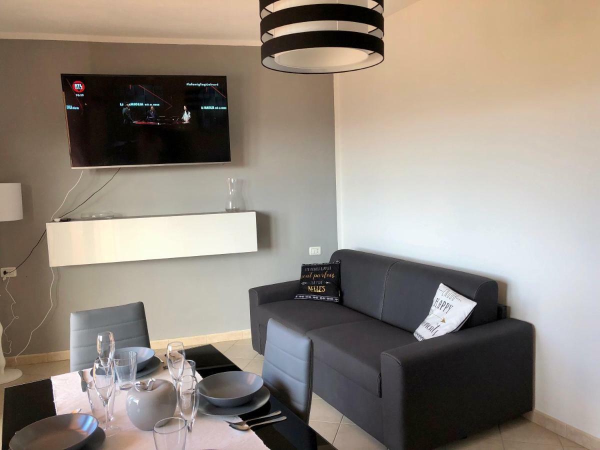 Calypso Home Sea View Badesi Kültér fotó